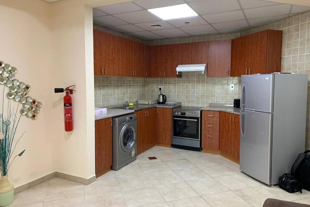 Cozy 2Bhk Near To Dmcc Metro Station -505 Appartement Dubai Buitenkant foto